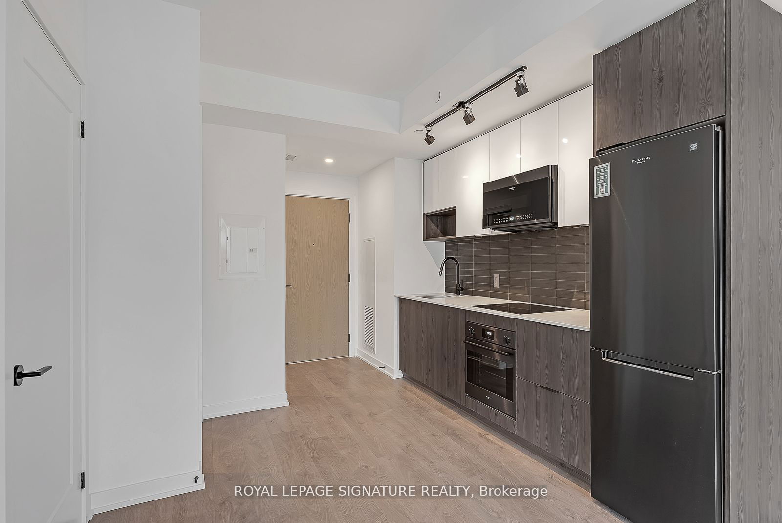 5 Defries St, unit 626 for rent