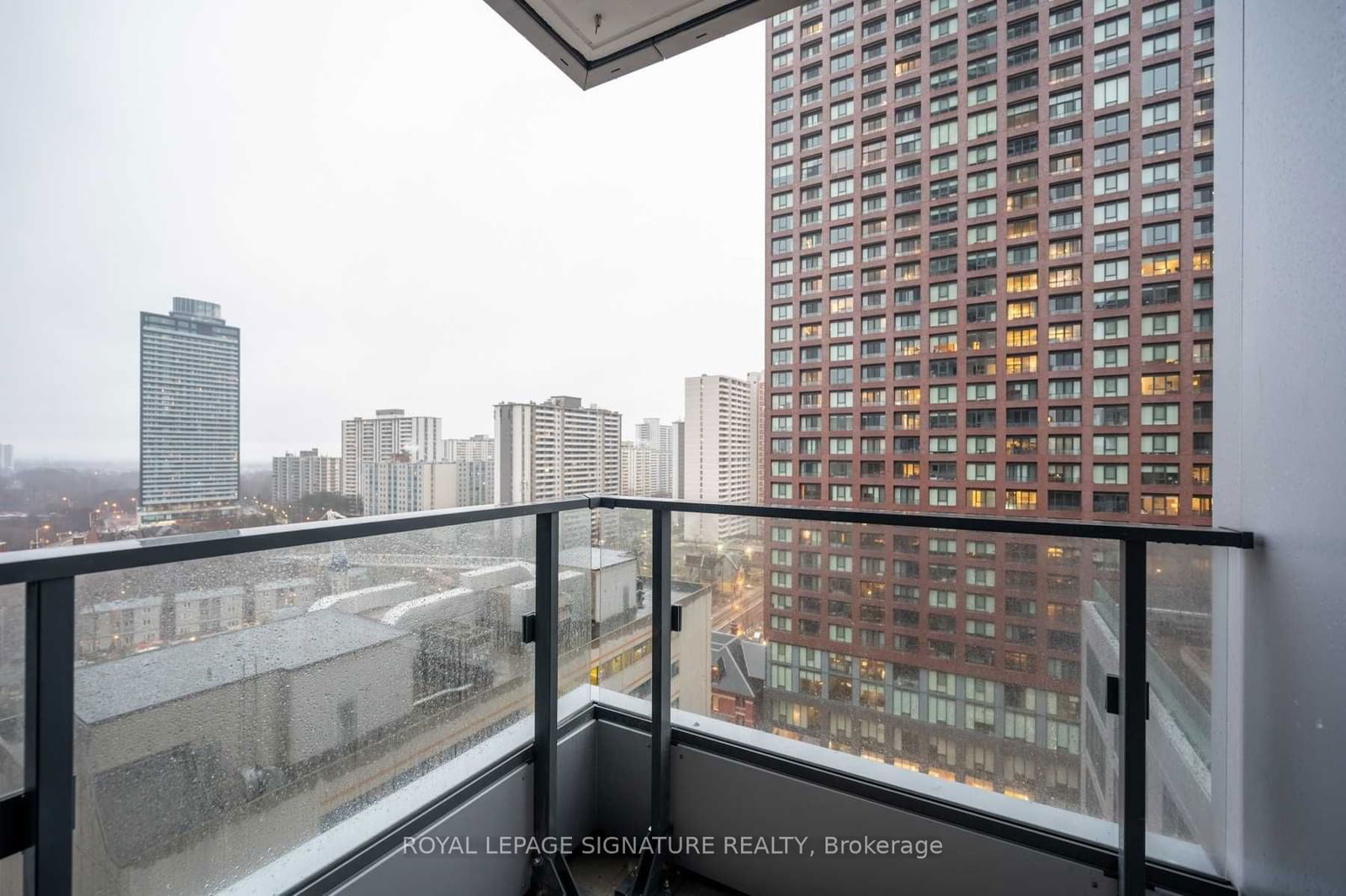 395 Bloor St E, unit 1401 for rent