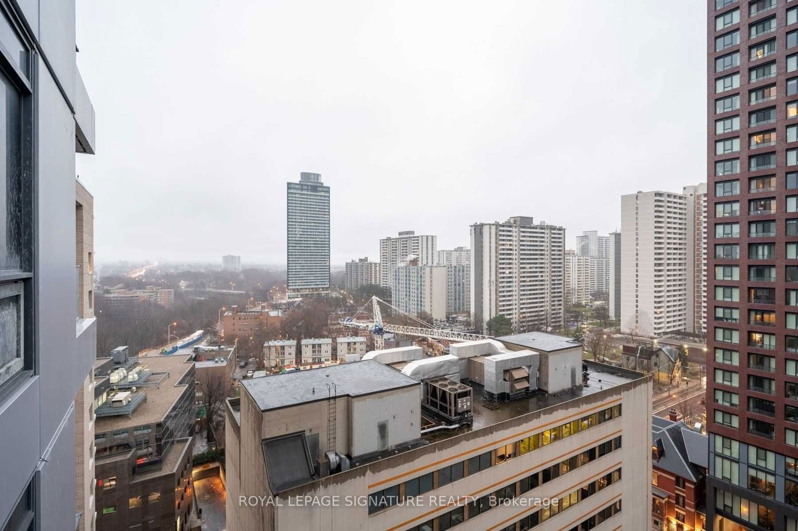 395 Bloor St E, unit 1401 for rent