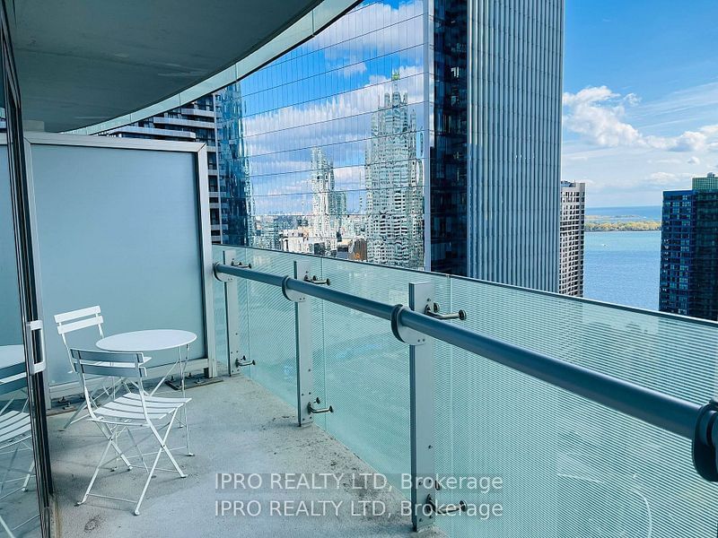 14 York St, unit 3004 for sale