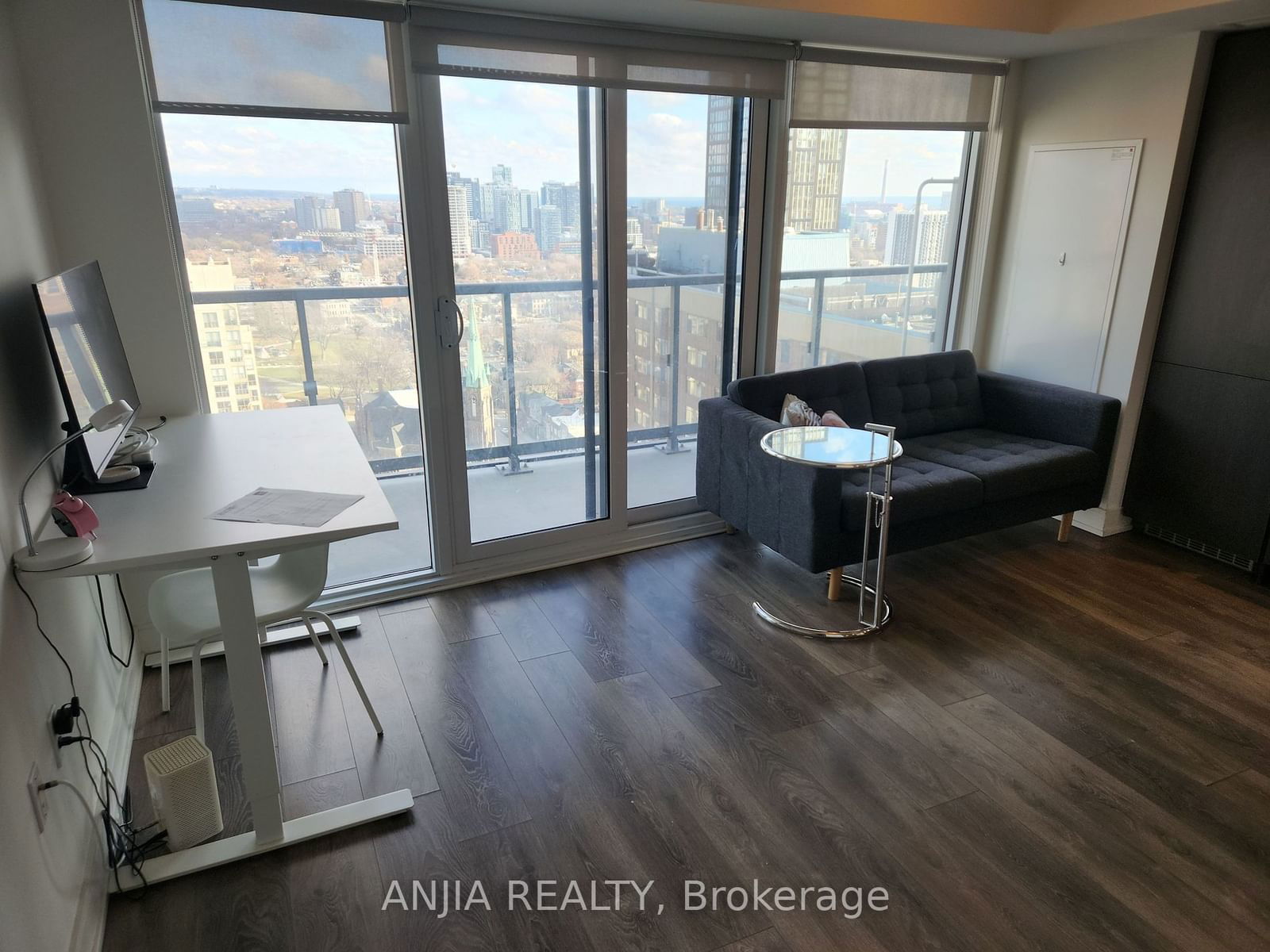 89 Mcgill St, unit 2306 for rent