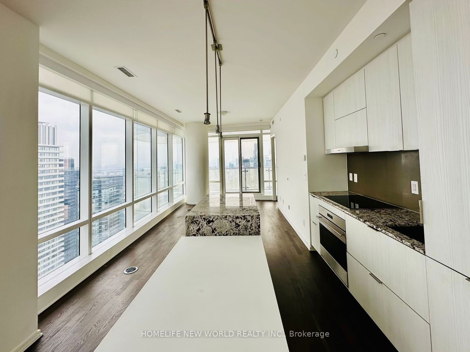 1 Bloor St E, unit 5004 for rent