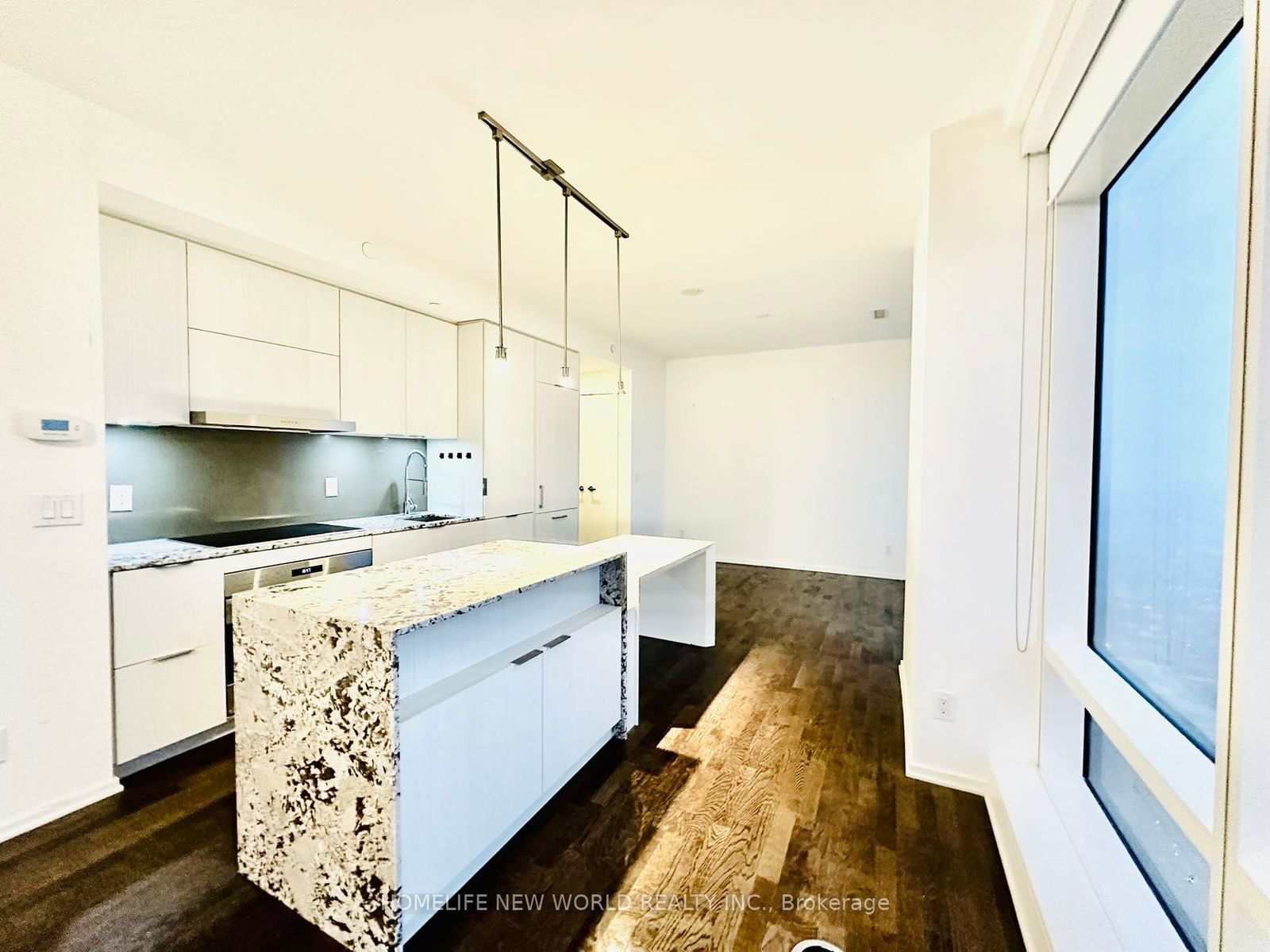 1 Bloor St E, unit 5004 for rent