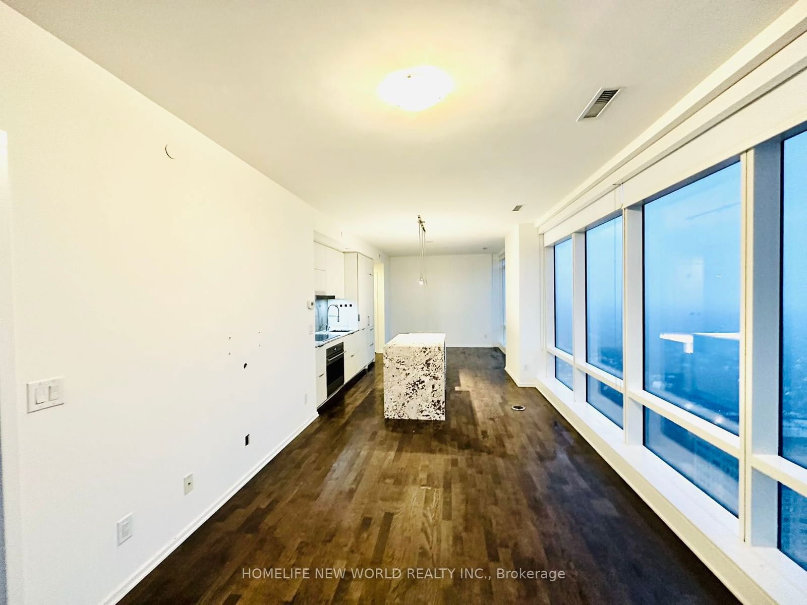 1 Bloor St E, unit 5004 for rent