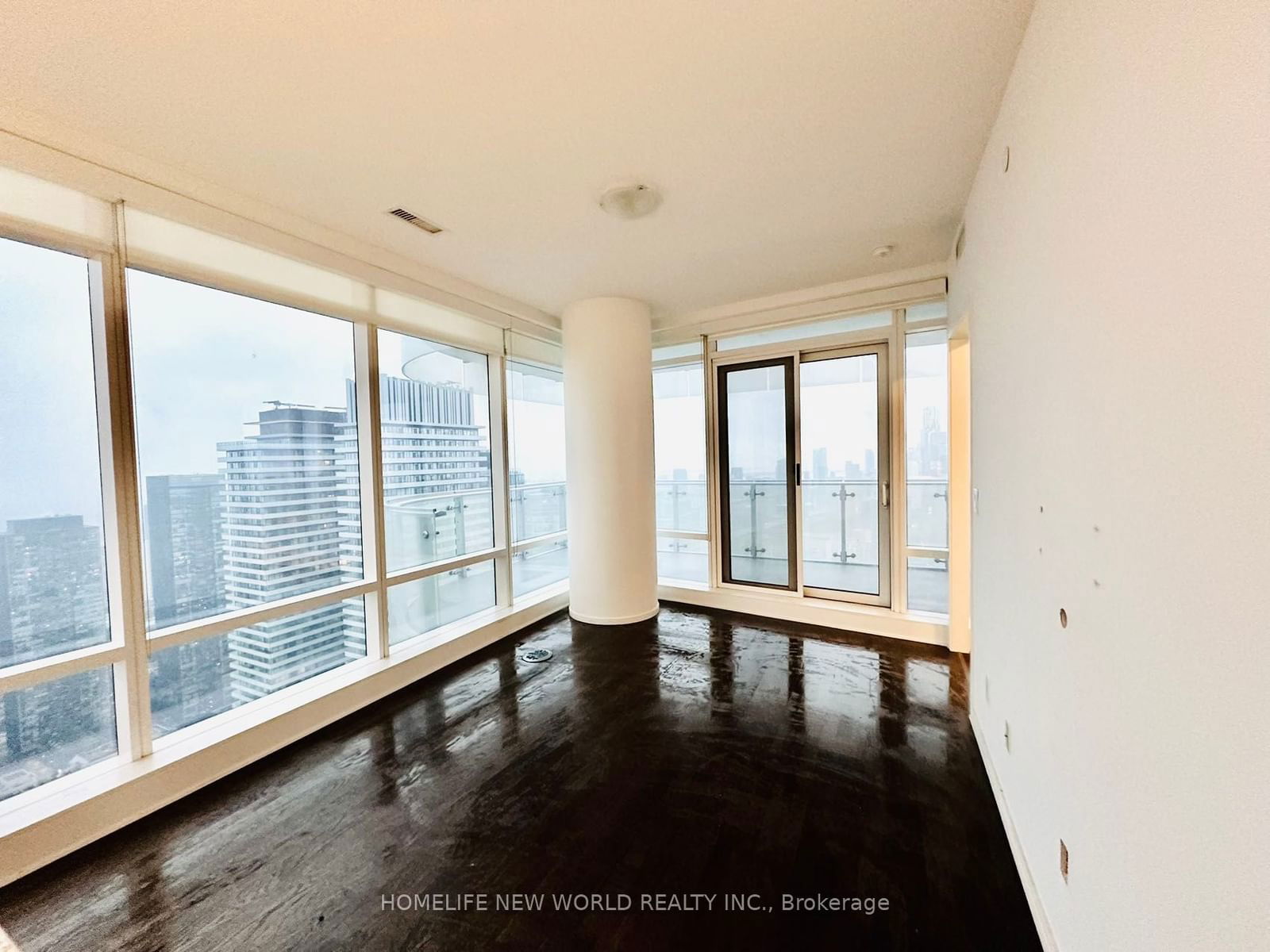 1 Bloor St E, unit 5004 for rent