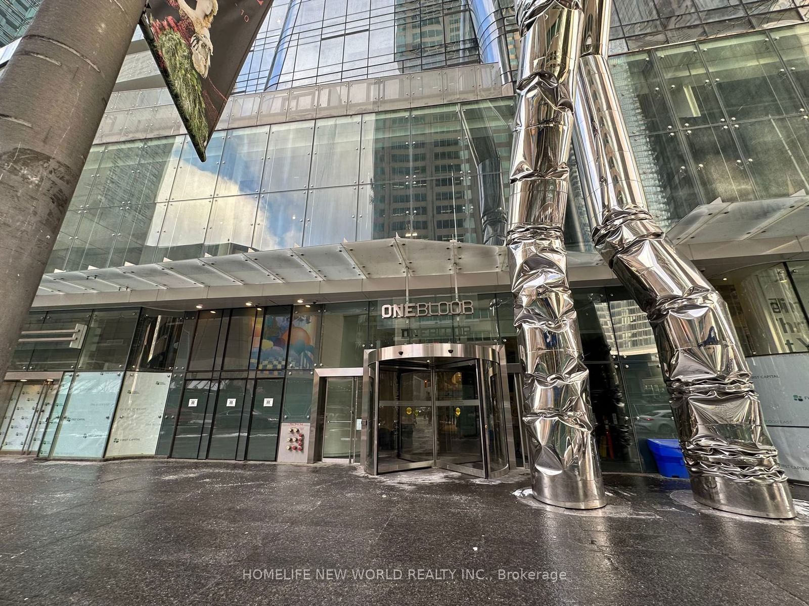 1 Bloor St E, unit 5004 for rent