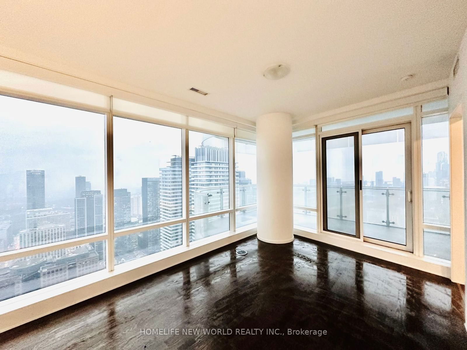 1 Bloor St E, unit 5004 for rent