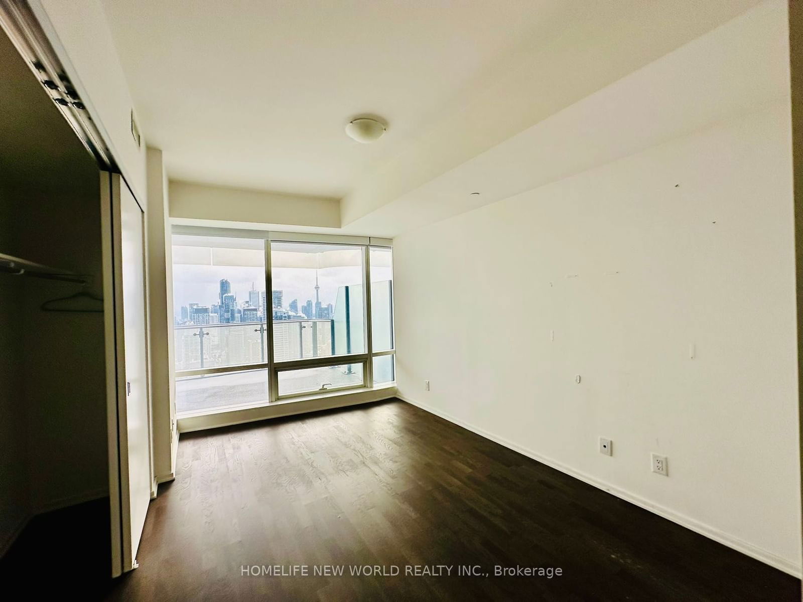 1 Bloor St E, unit 5004 for rent