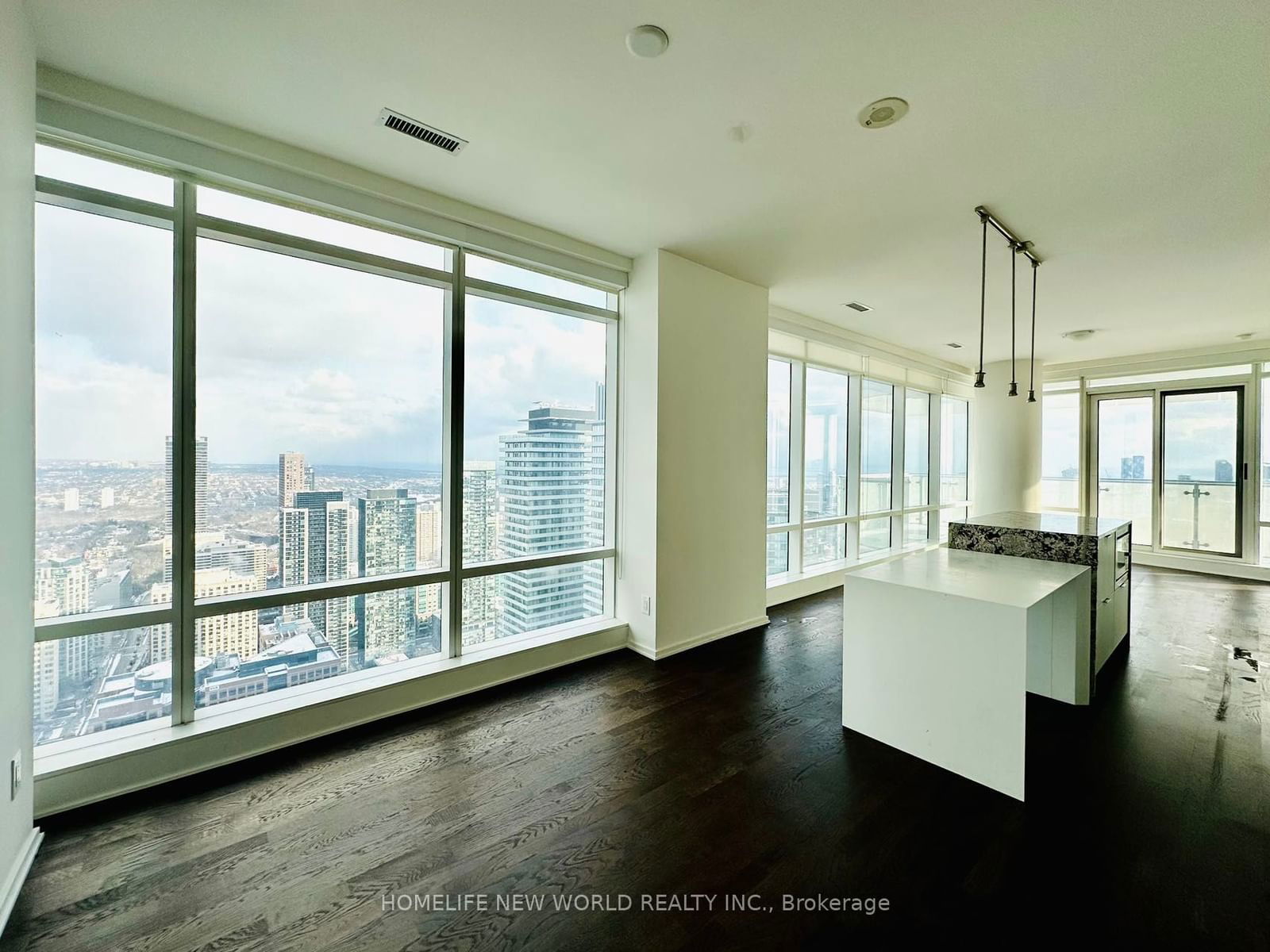 1 Bloor St E, unit 5004 for rent