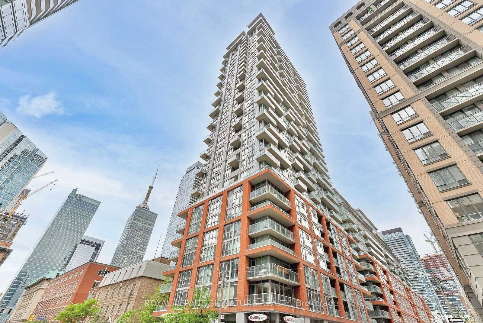 126 Simcoe St, unit 2705 for rent