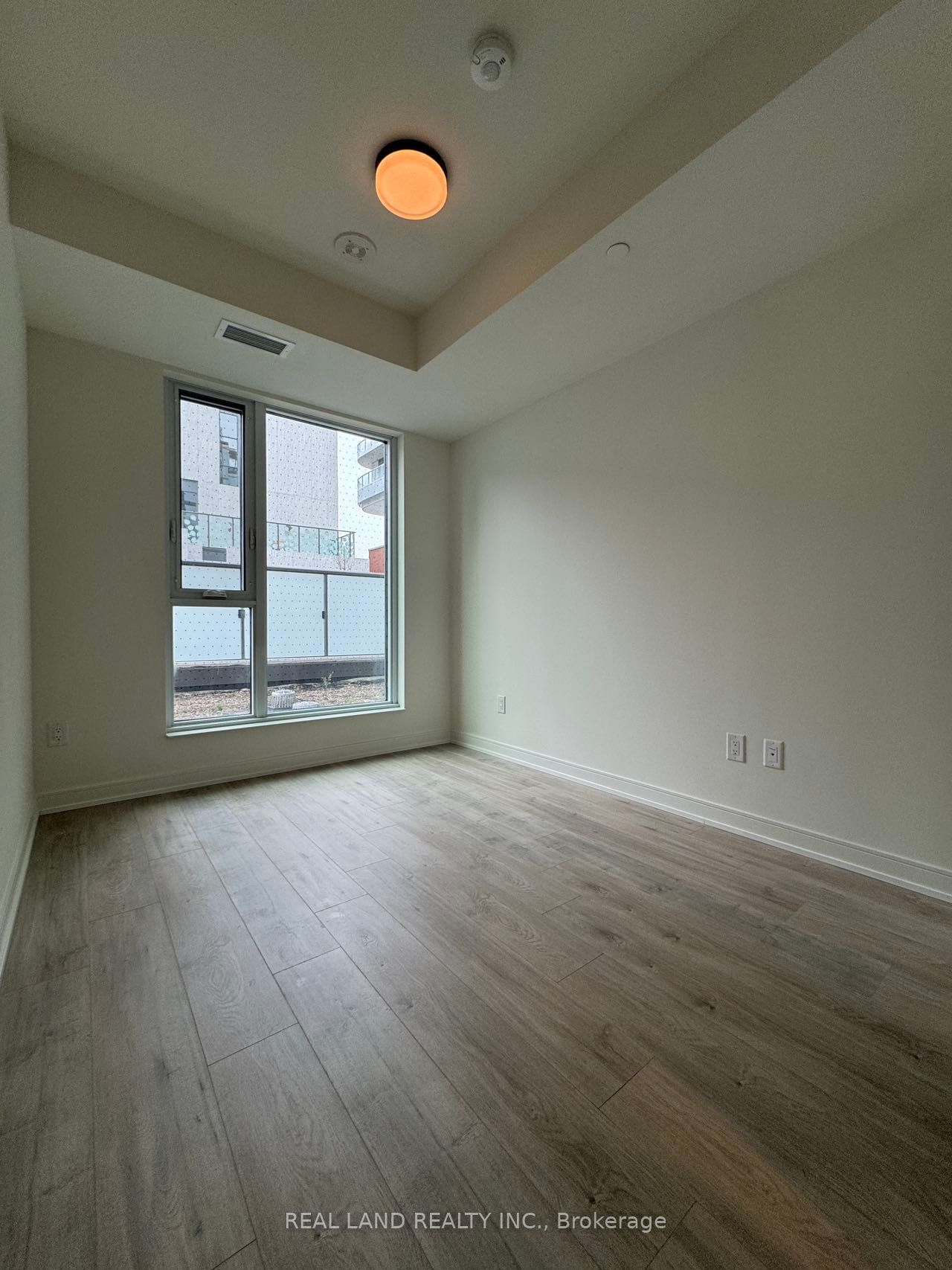 425 Front St E, unit 313 for rent