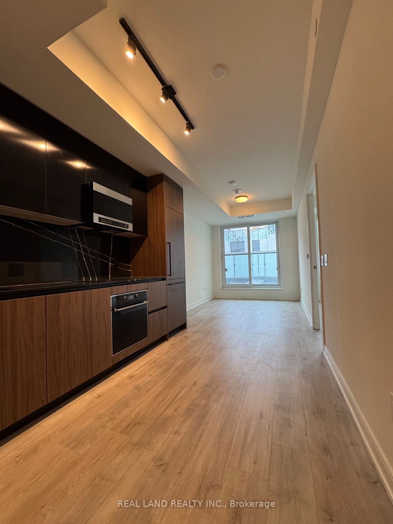 425 Front St E, unit 313 for rent