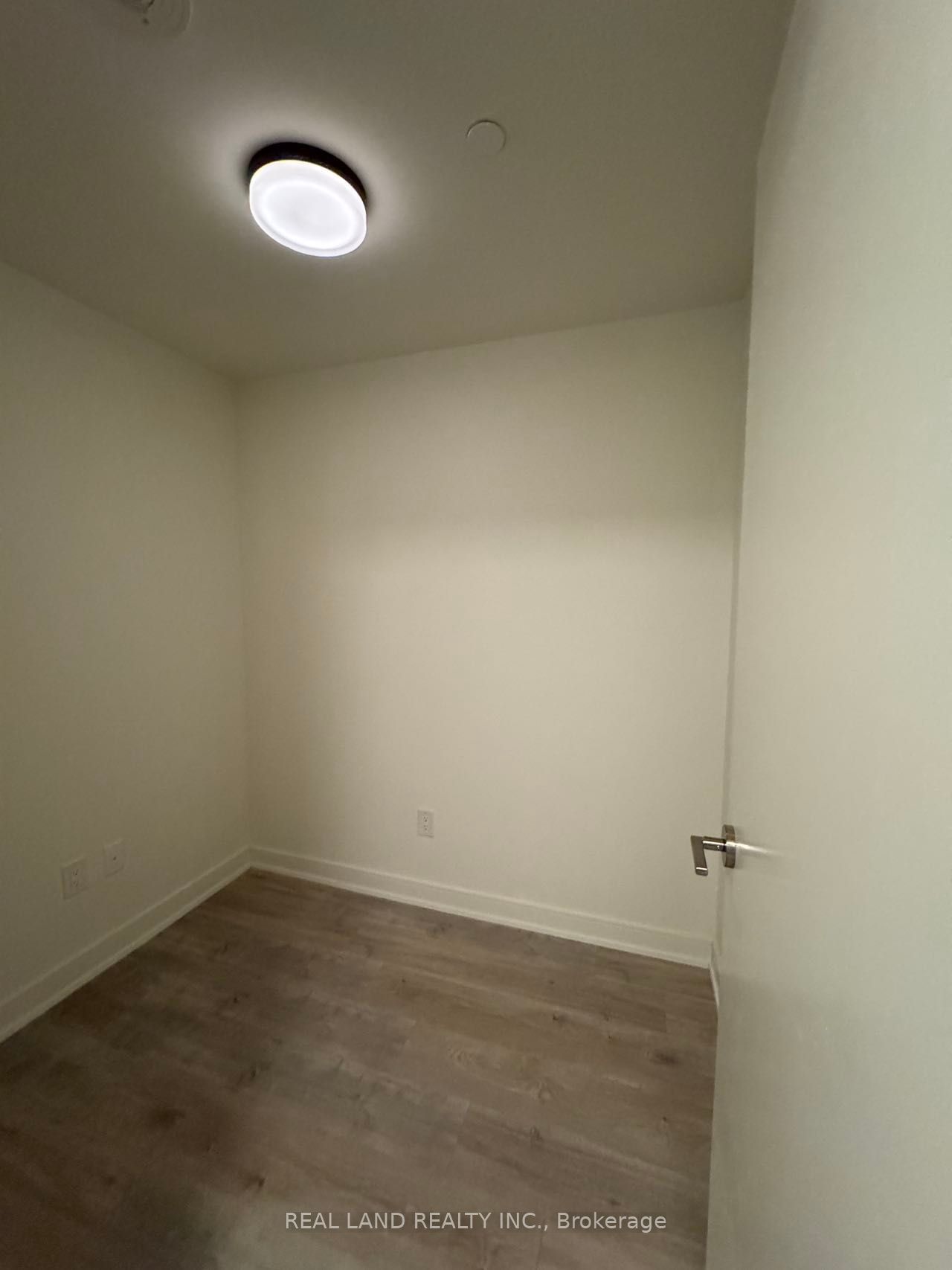 425 Front St E, unit 313 for rent