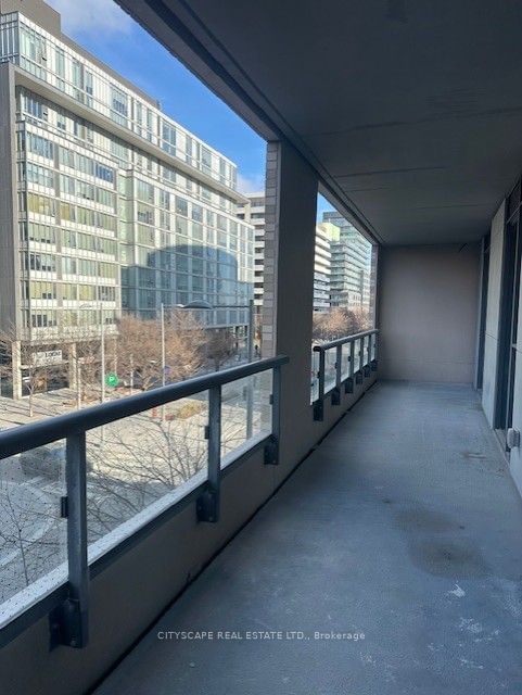 425 Front St E, unit 305 for rent