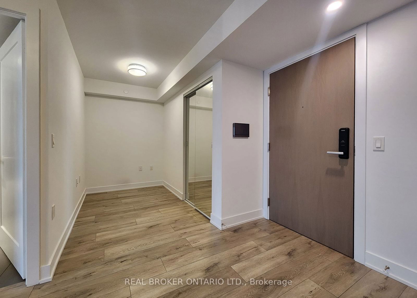 575 Bloor St E, unit 1805 for rent