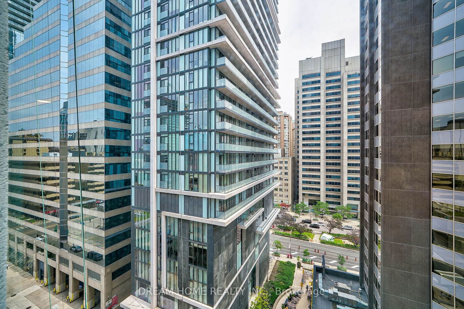 234 Simcoe St, unit 1003 for rent