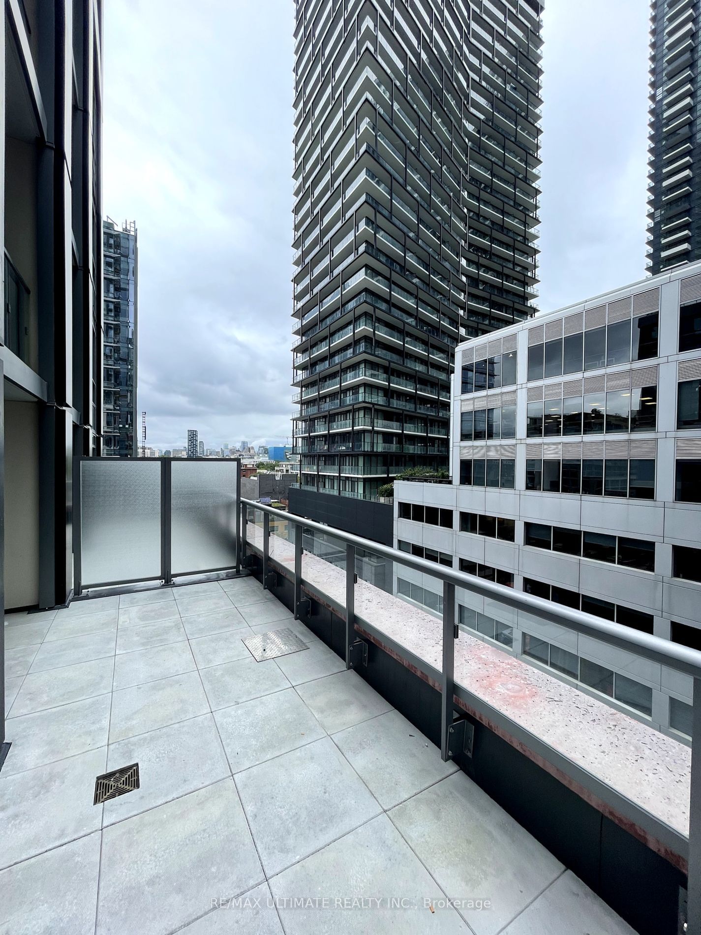 108 Peter St, unit 805 for rent