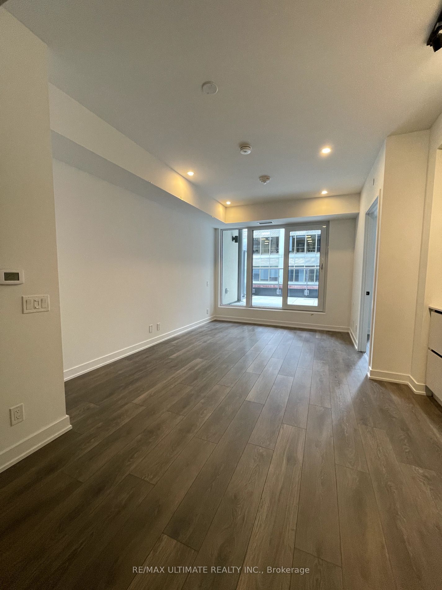 108 Peter St, unit 805 for rent