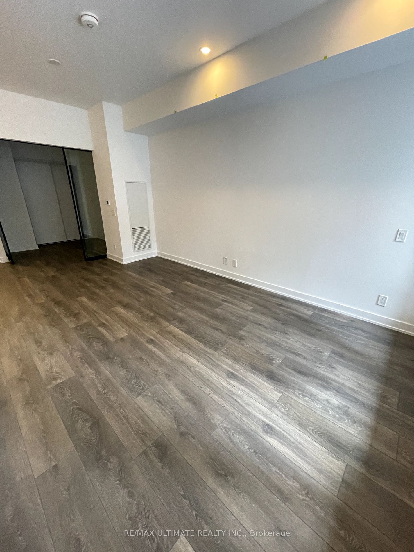 108 Peter St, unit 805 for rent