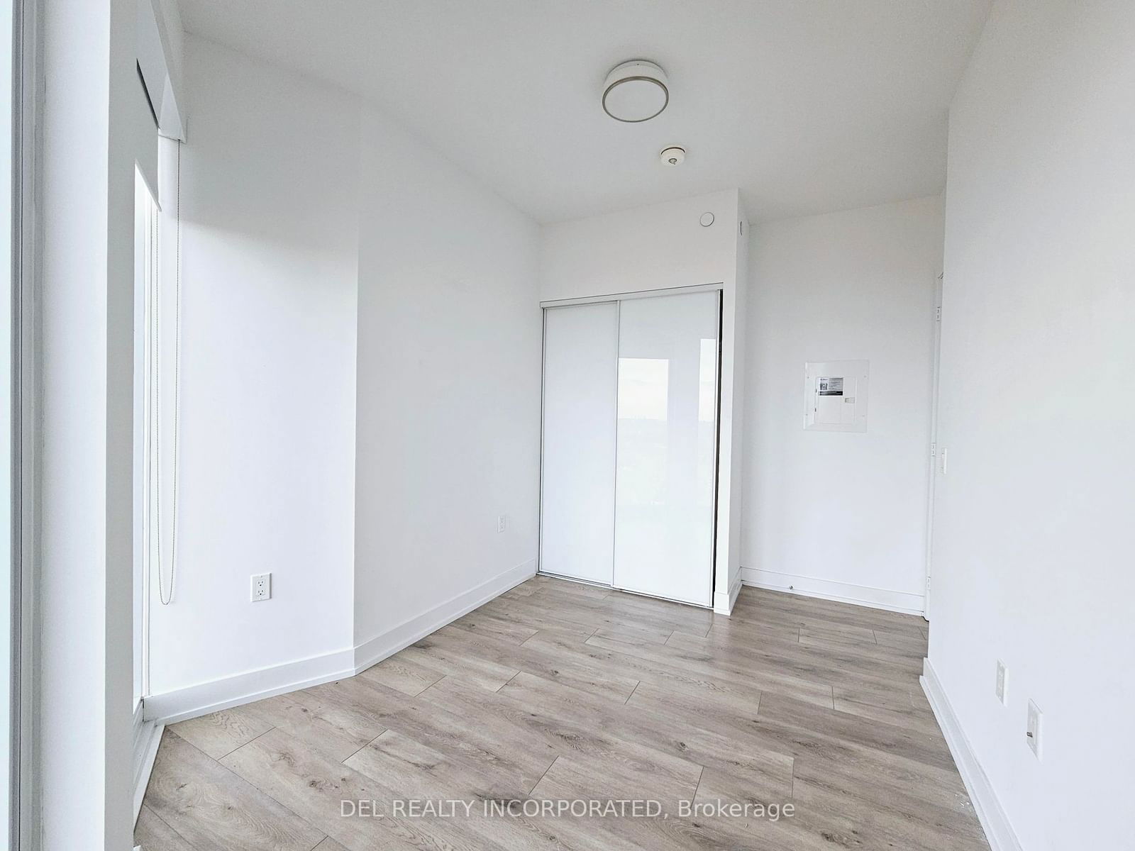 575 Bloor St E, unit 2102 for rent