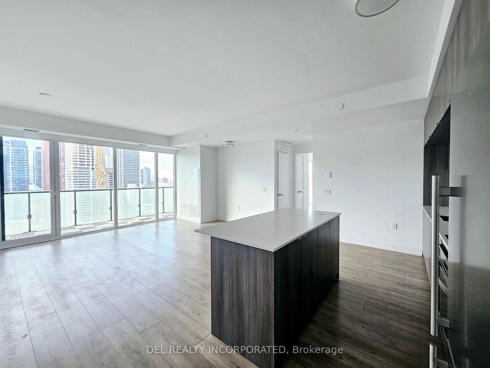 575 Bloor St E, unit 2102 for rent