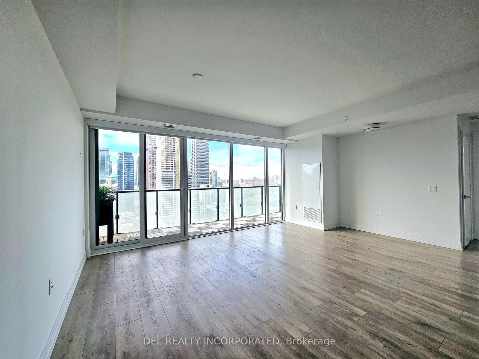 575 Bloor St E, unit 2102 for rent