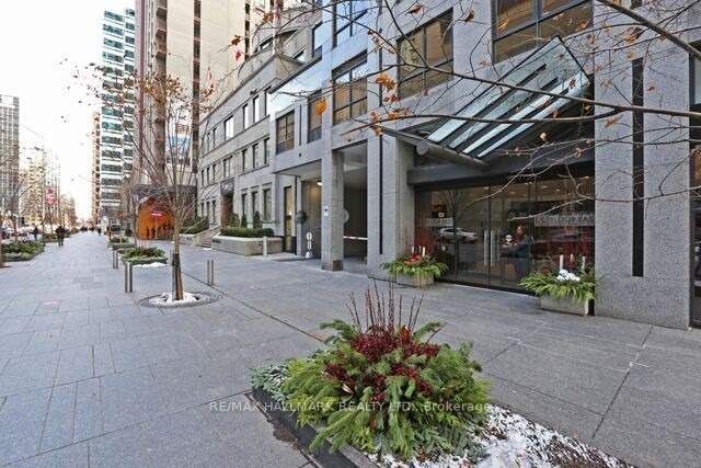 55 Bloor St E, unit 1203 for sale