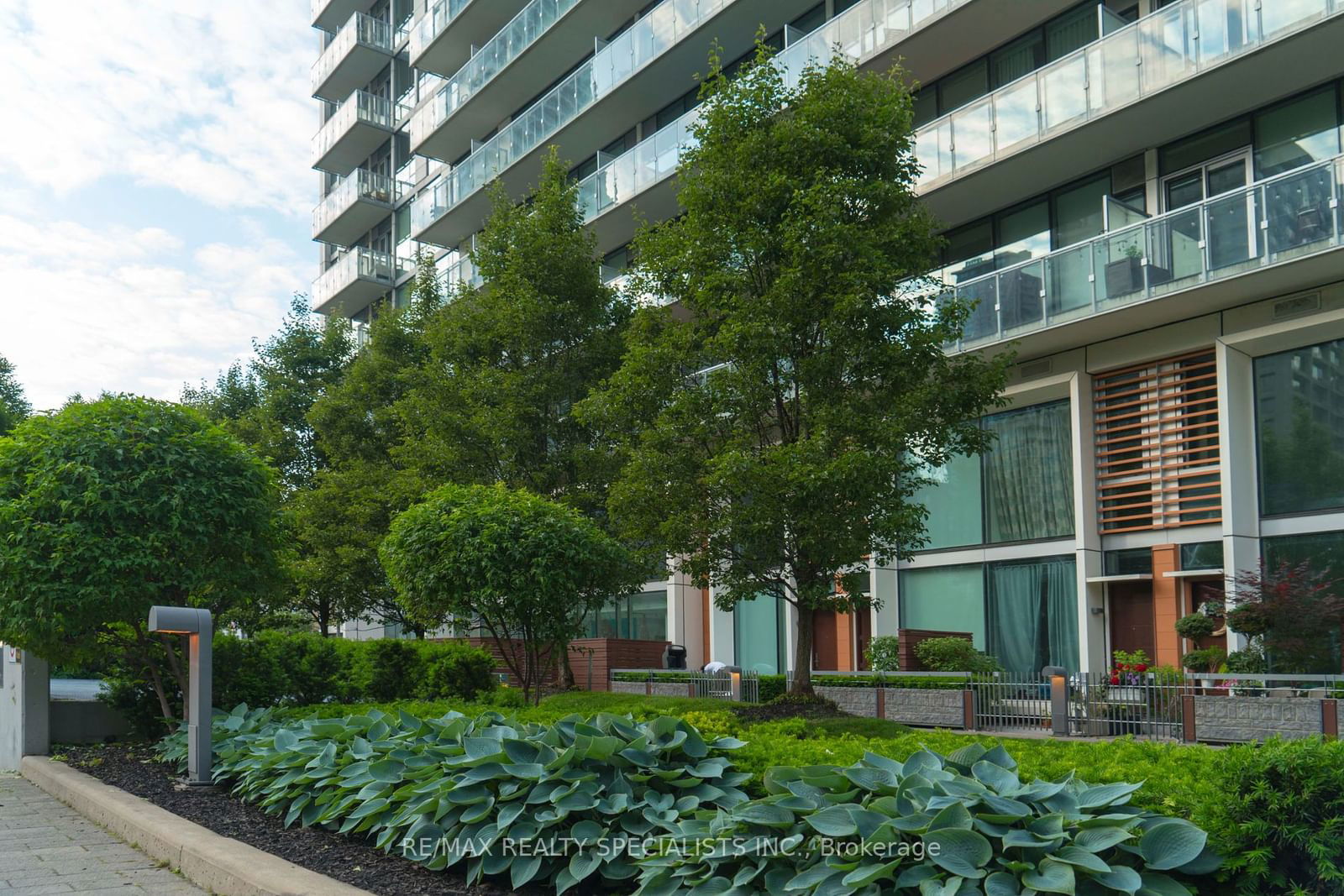 39 Queens Quay E, unit 830 for rent