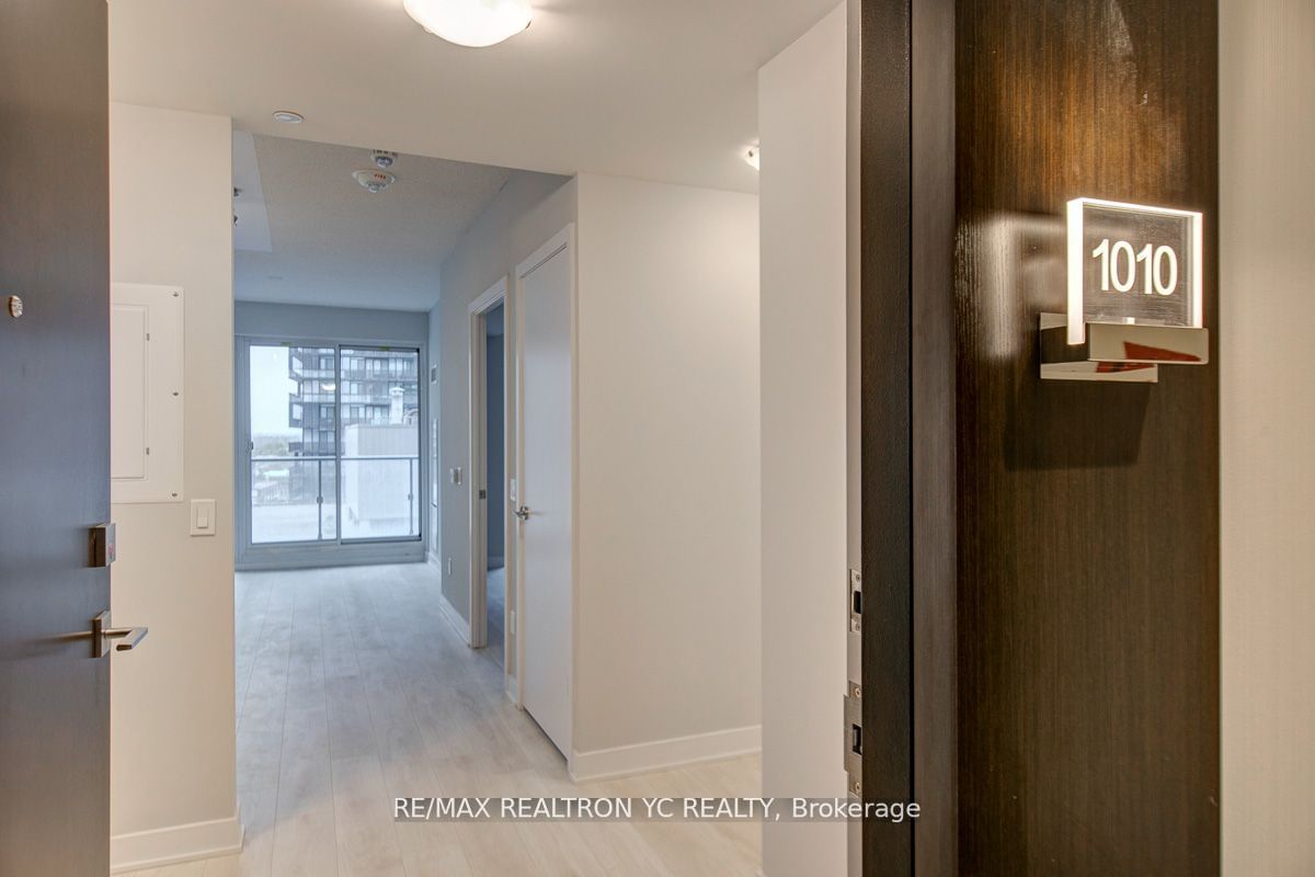 2221 Yonge St, unit 1010 for rent