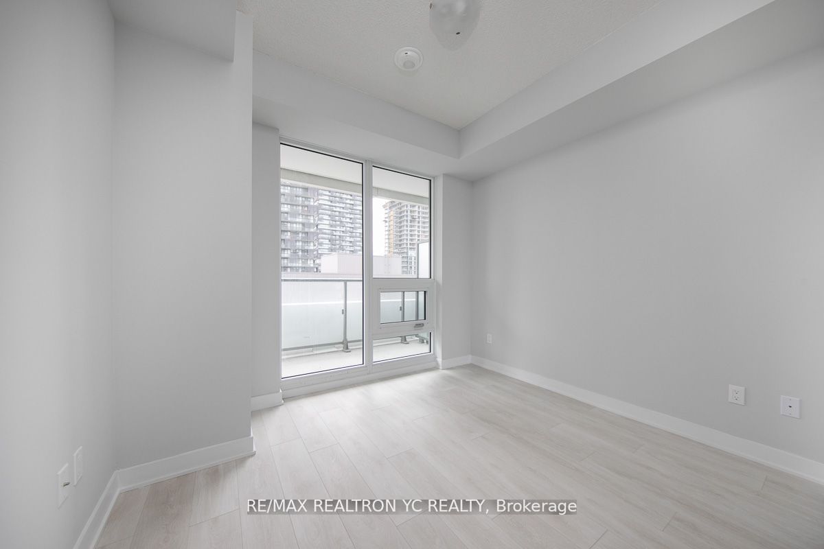 2221 Yonge St, unit 1010 for rent