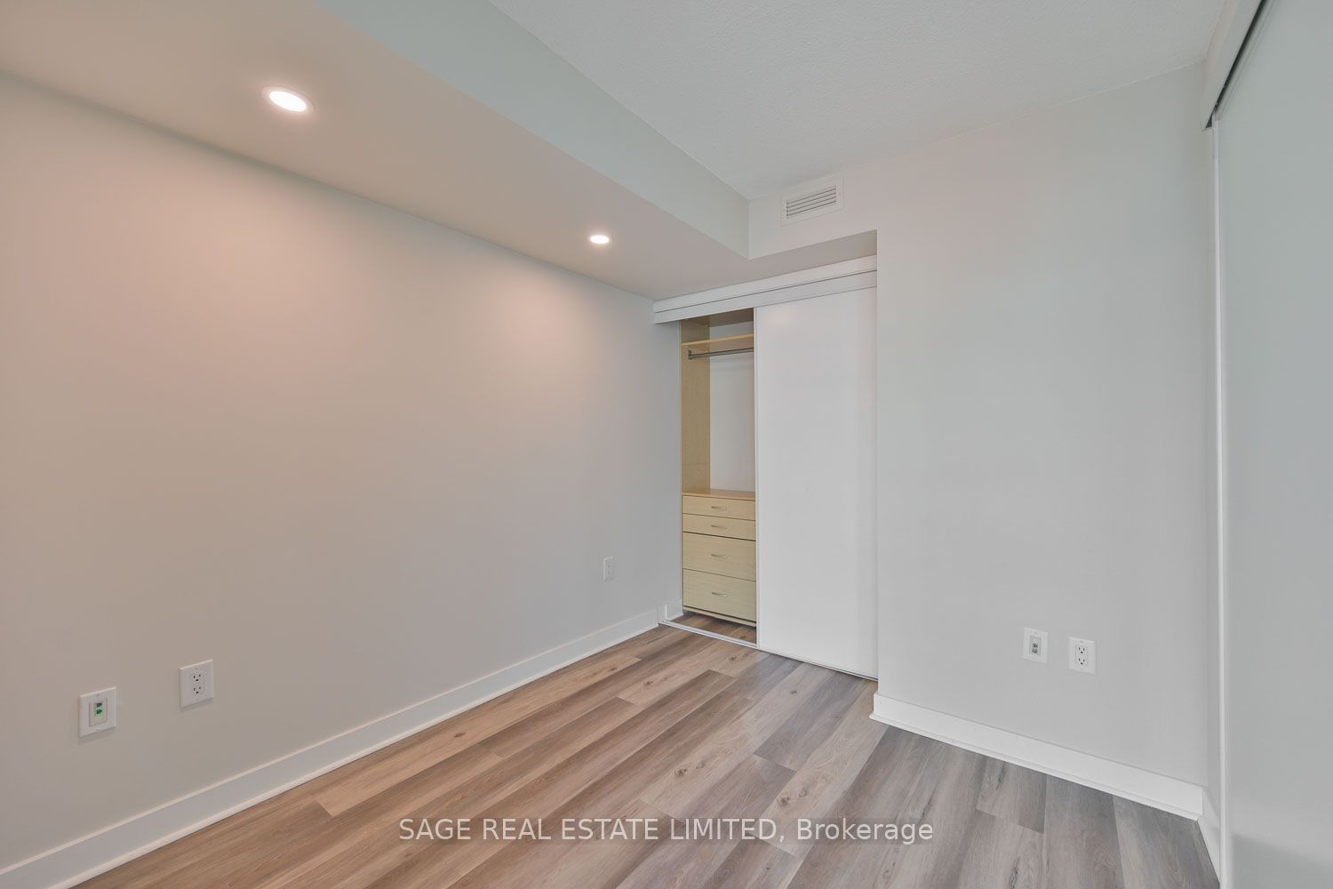 8 Telegram Mews, unit 1605 for rent