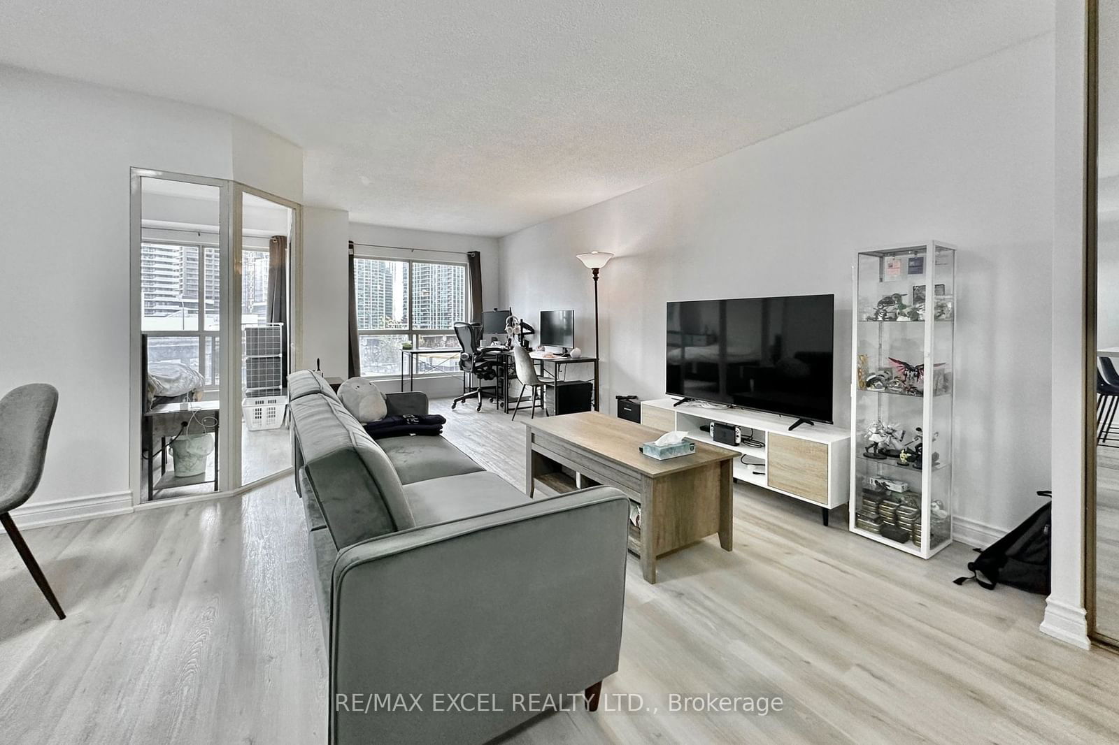 25 The Esplanade, unit 518 for rent