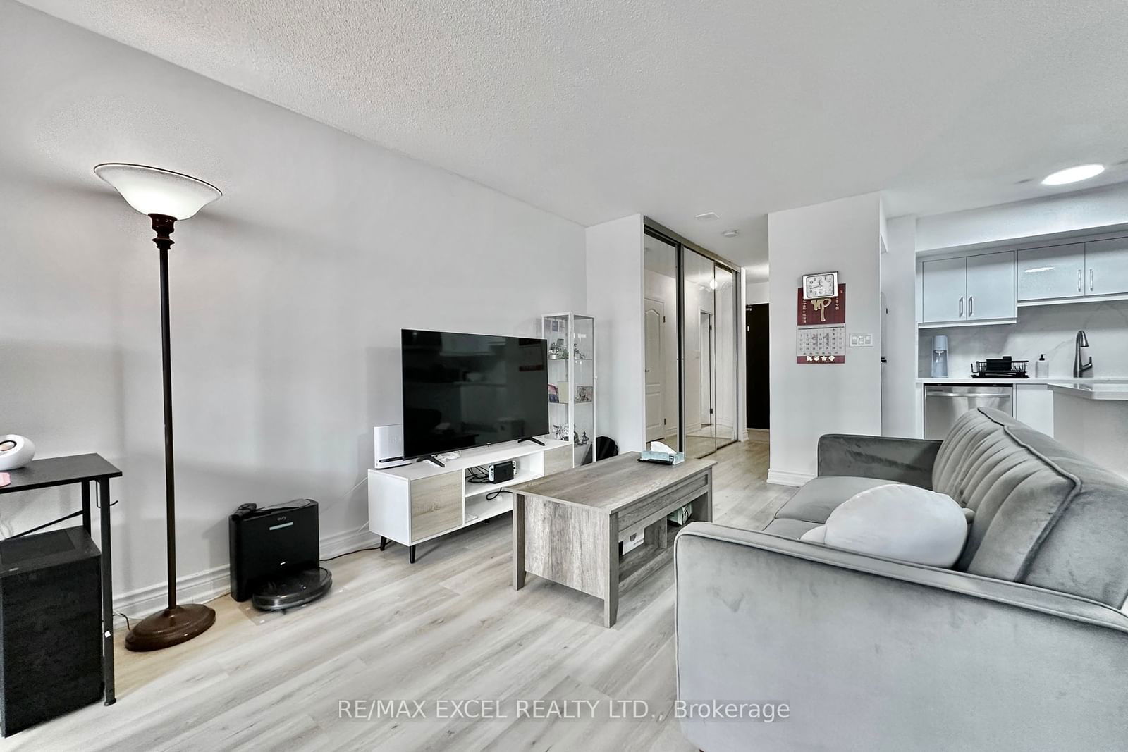 25 The Esplanade, unit 518 for rent