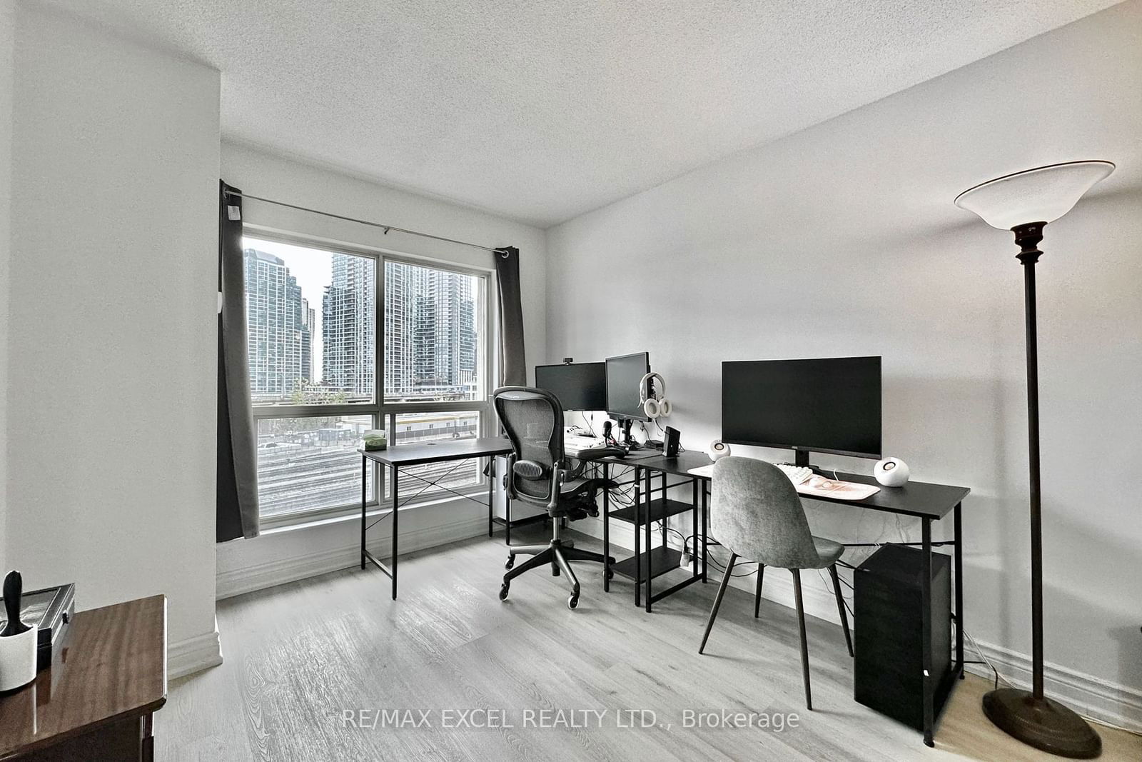 25 The Esplanade, unit 518 for rent