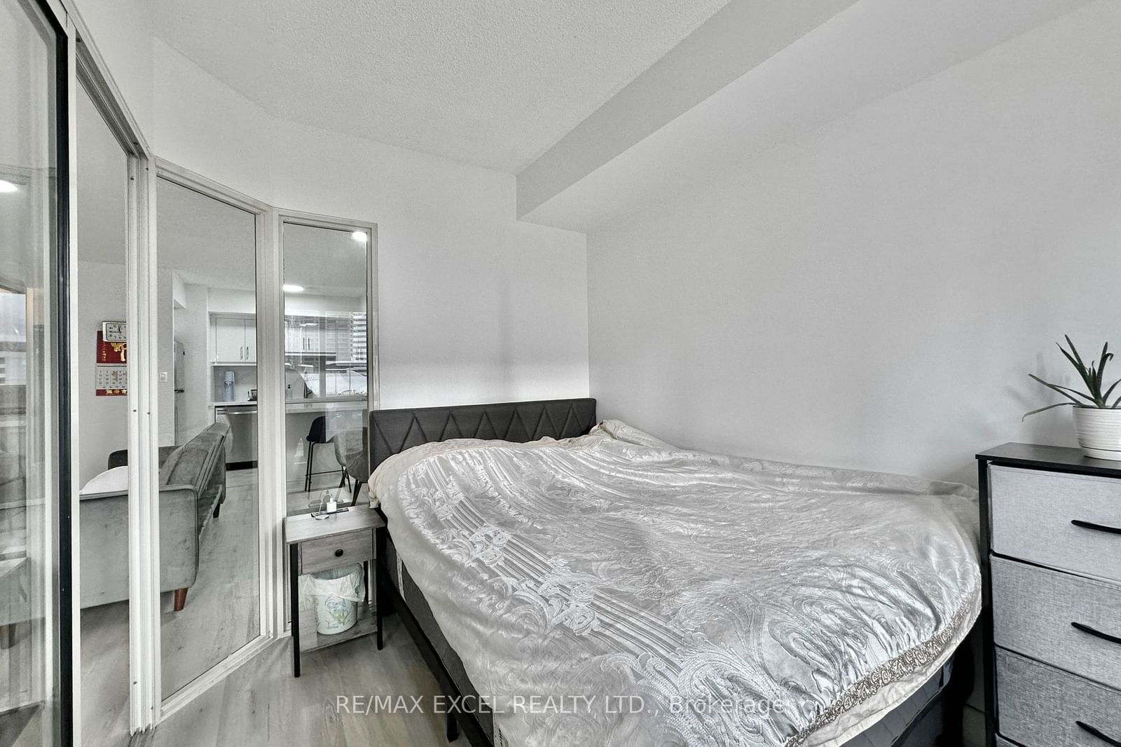 25 The Esplanade, unit 518 for rent