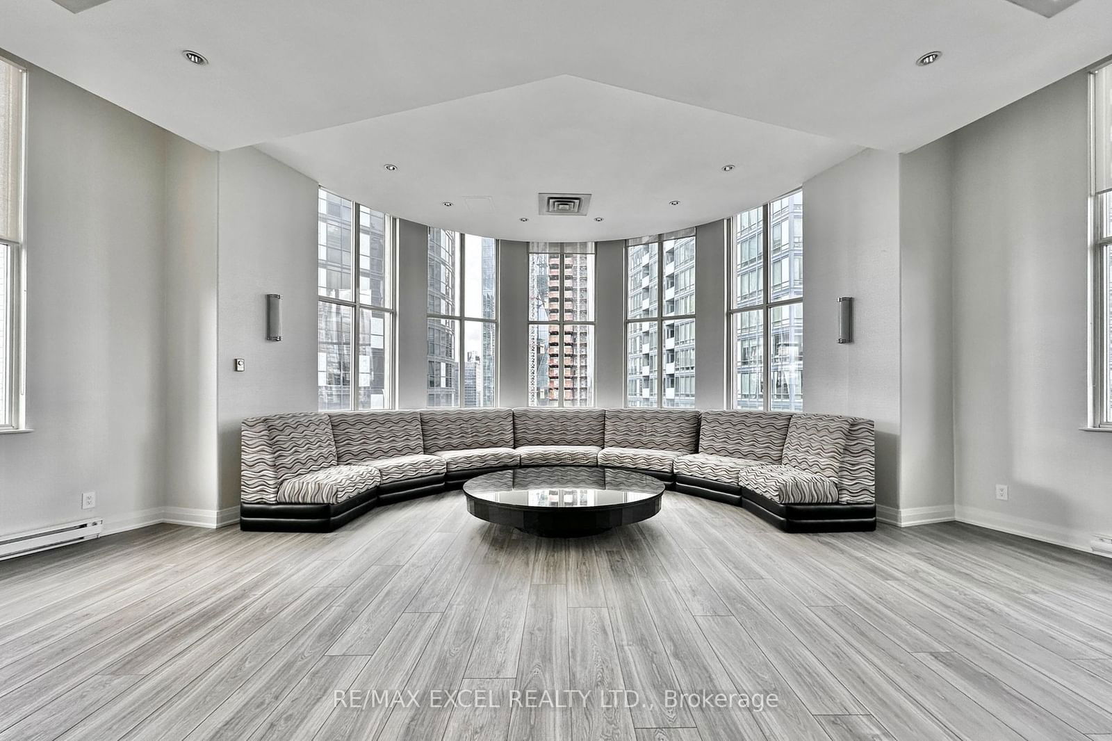 25 The Esplanade, unit 518 for rent