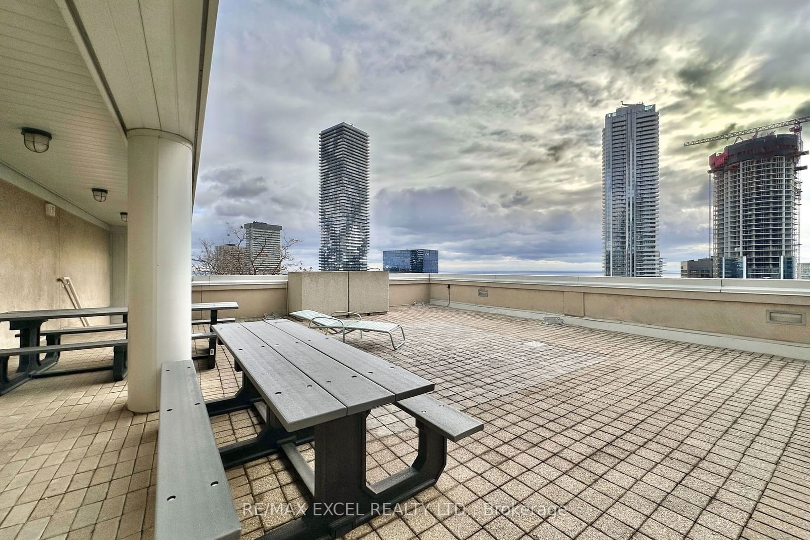 25 The Esplanade, unit 518 for rent