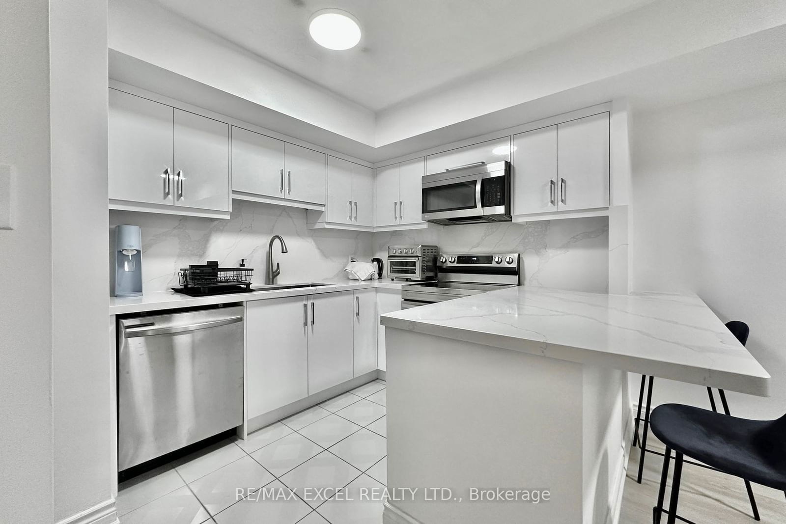 25 The Esplanade, unit 518 for rent