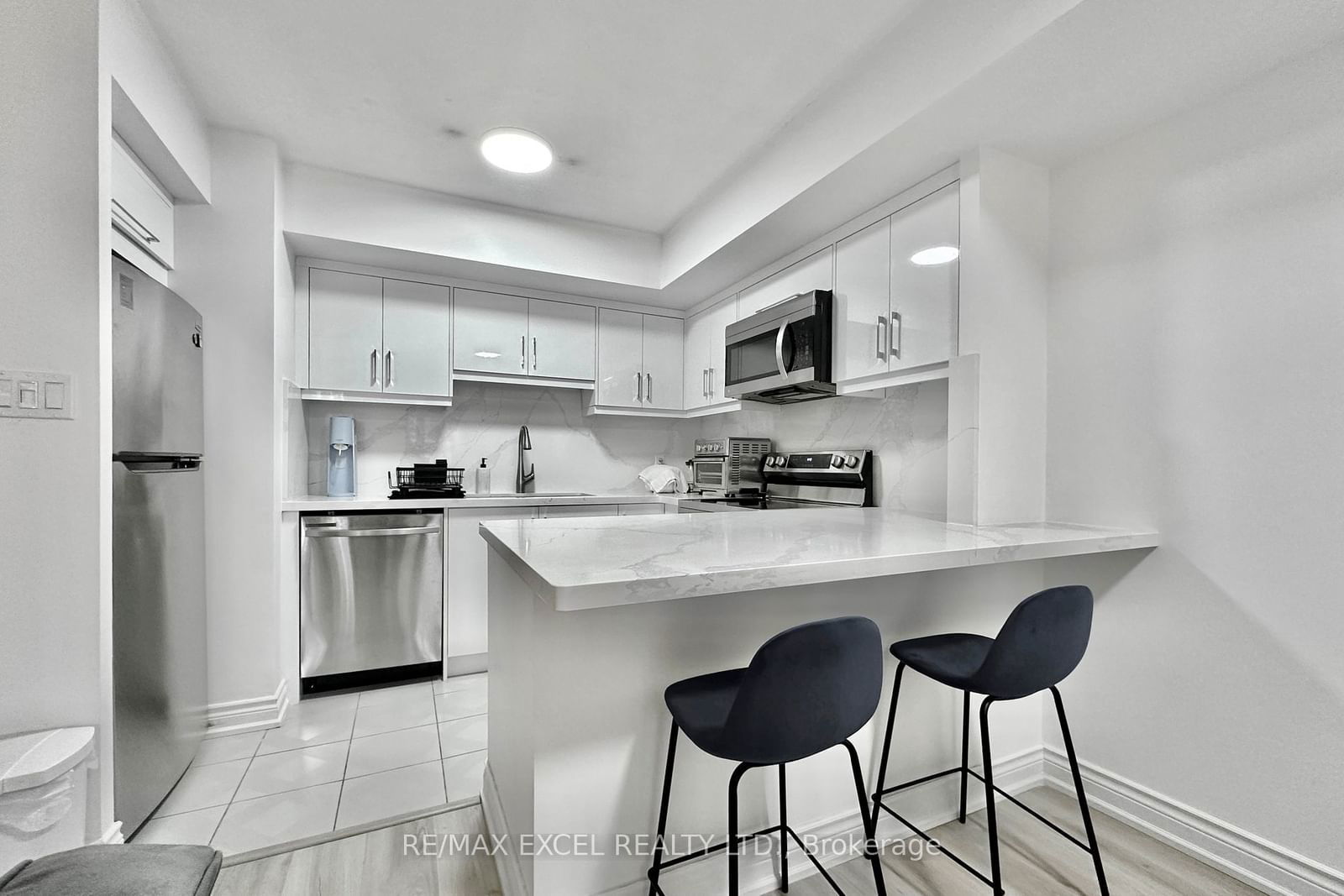 25 The Esplanade, unit 518 for rent