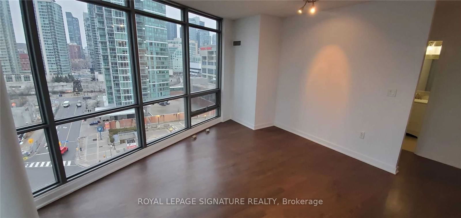 3 Navy Wharf Crt, unit 1103 for rent