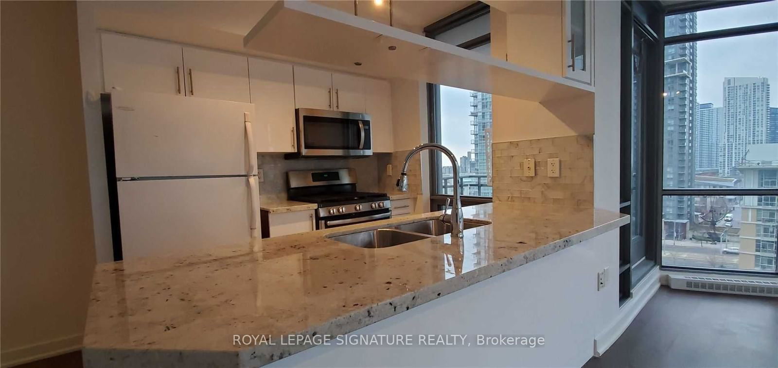 3 Navy Wharf Crt, unit 1103 for rent