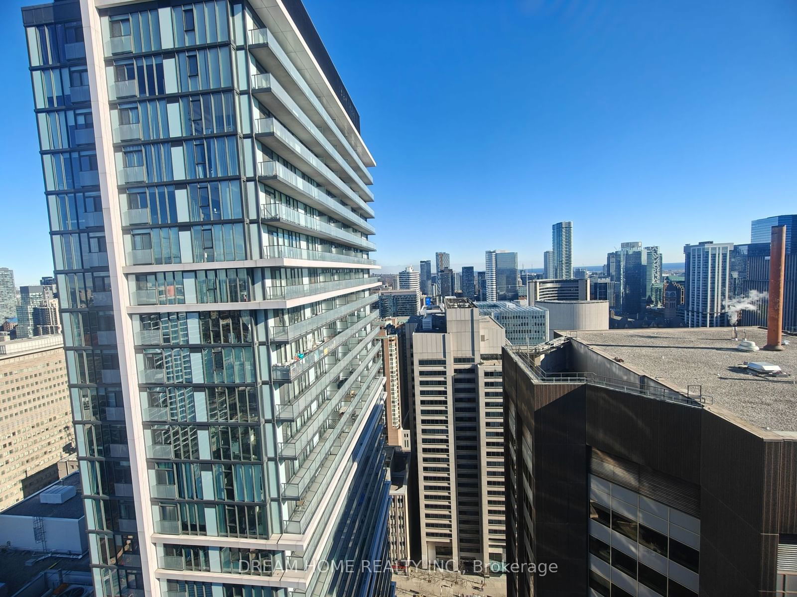 238 Simcoe St, unit 3703 for rent