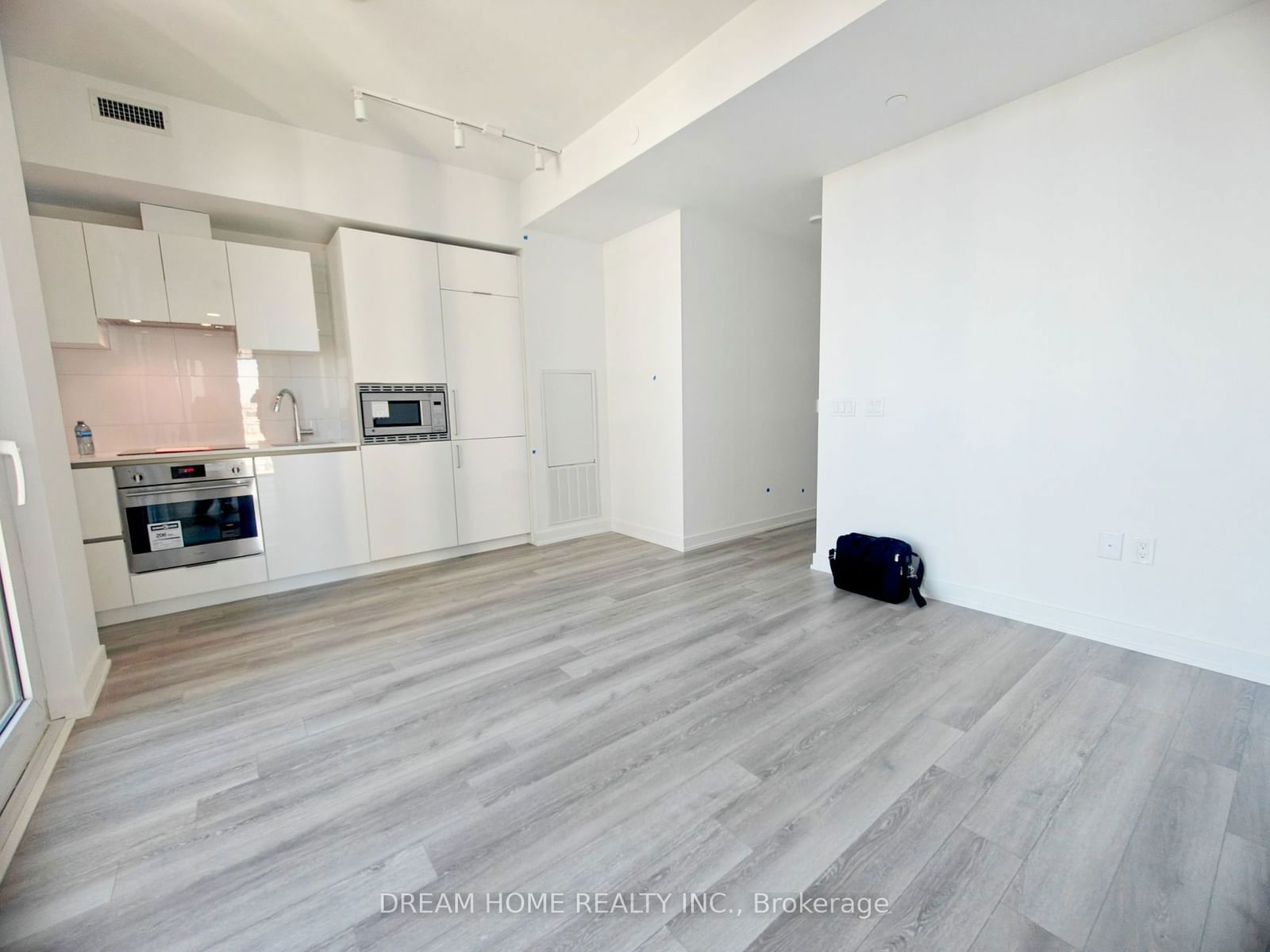 238 Simcoe St, unit 3703 for rent