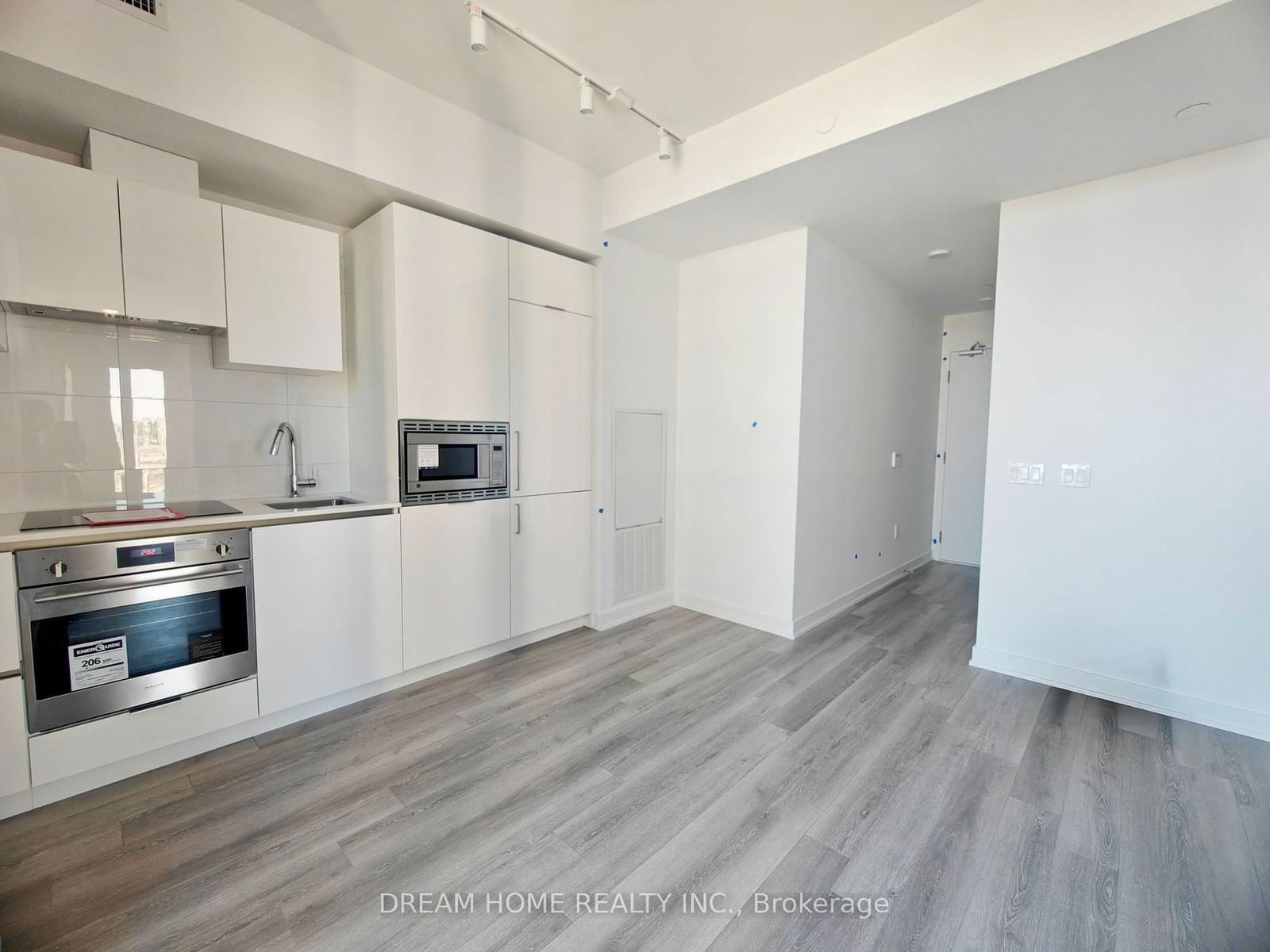 238 Simcoe St, unit 3703 for rent