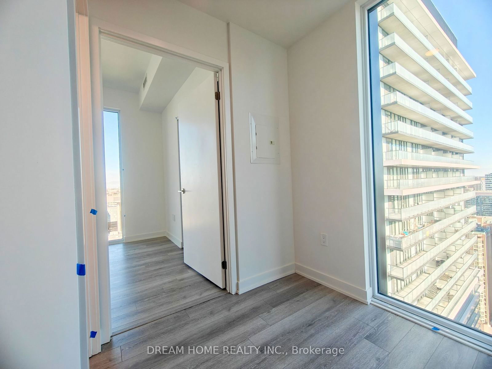 238 Simcoe St, unit 3703 for rent