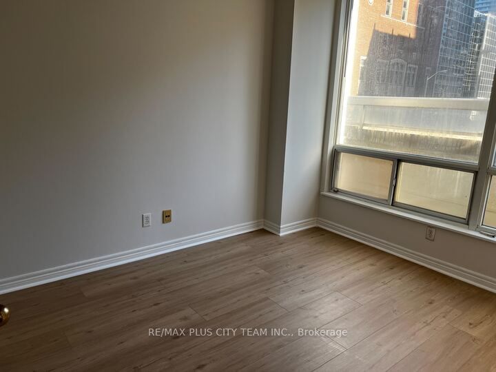 43 Eglinton Ave E, unit 205 for rent