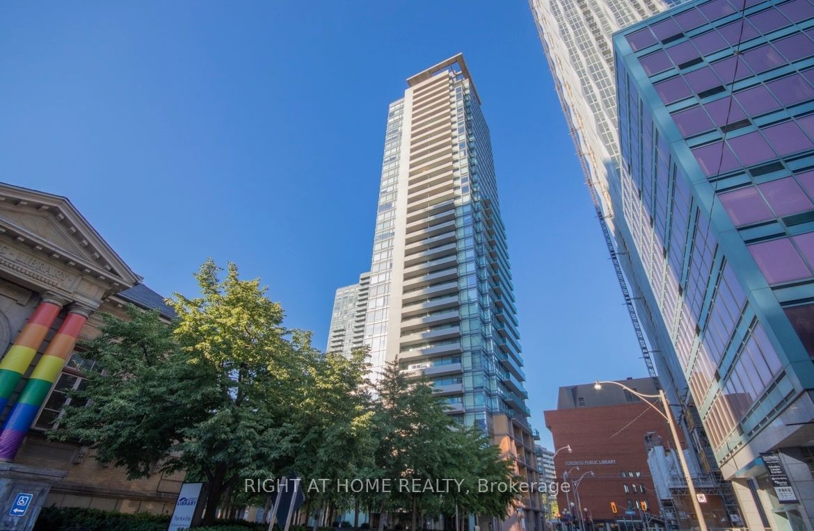 18 Yorkville Ave, unit 903 for rent