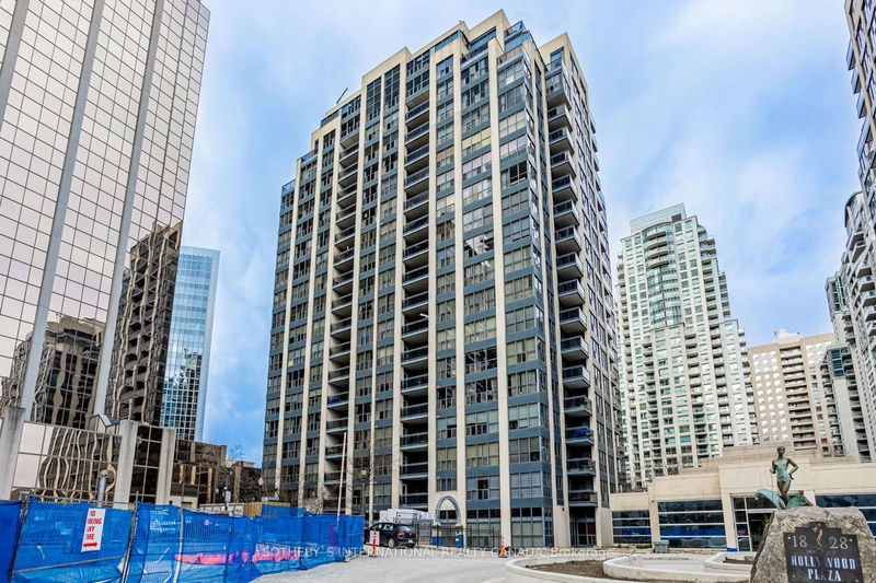 18 Hollywood Ave, unit 401 for sale