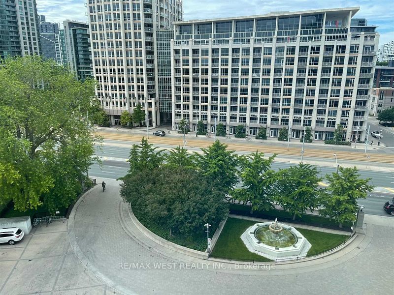 637 Lake Shore Blvd W, unit 512 for rent