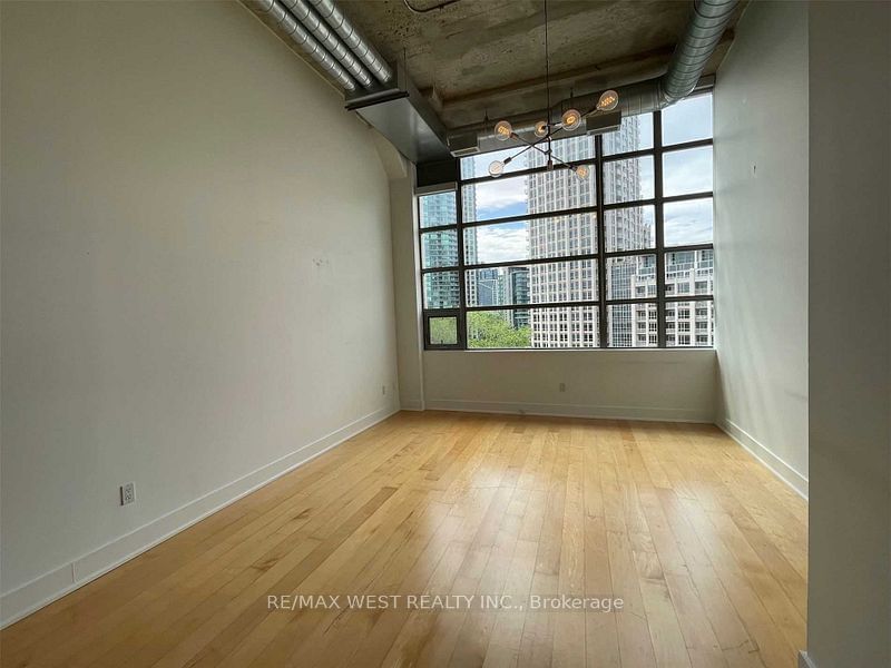 637 Lake Shore Blvd W, unit 512 for rent